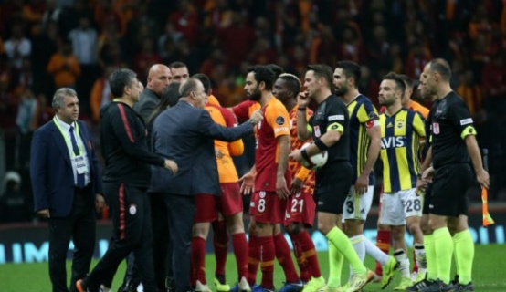 Galatasaray ve Fenerbahçe'ye Ağır Cezalar..!