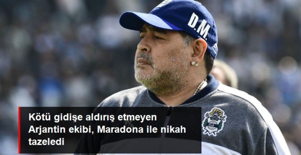 Diego Armando Maradona'nın Sözleşmesi Yeniledi..!