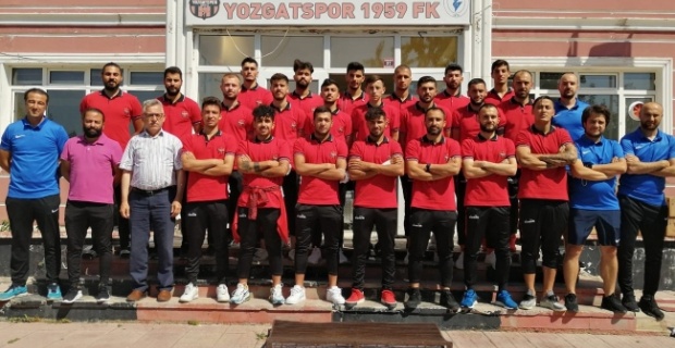 12 Futbolcu, 3 Antrenör, 1 Masör Covid-19..!