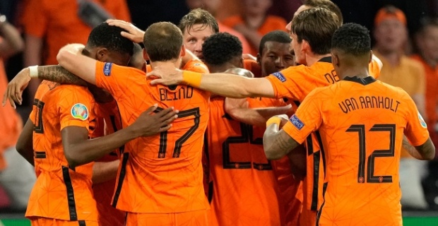 Gol Düellosunda Kazanan Hollanda..! (3-2)