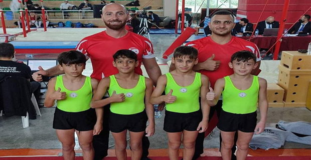 Cimnastikçilerin İstanbul'da İkincilik Başarısı..!