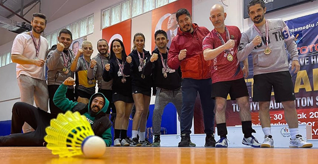 Badmintoncularımız Türkiye'de Kürsüde..!