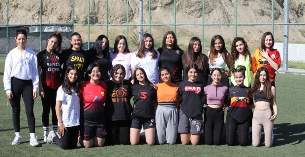 Hamitköy’de Kız Futbol Takımı Kuruldu..!