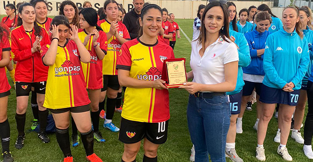 Kadın Futbolu Şenliği  Lefkoşa ve Gazimağusa'da Yapılacak..!