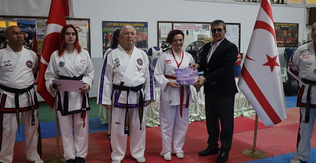 Taekwondo’da ödüller verildi