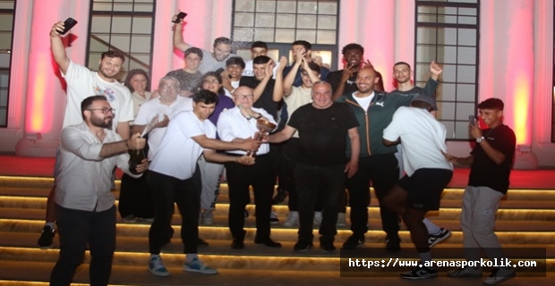 Ceasar Larnaka Gençlerbirliği Şampiyonluğu Kutladı..!
