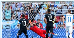 Messi Penaltıyı, Arjantin Galibiyeti Kaçırdı..! (1-1)