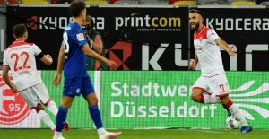 Fortuna Düsseldorf, Schalke 04'ü Kenan Karaman'la Yıktı..! (2-1)