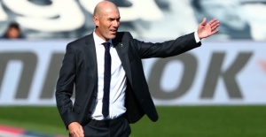 Zidane, Ronaldo Transferine Açık Kapı Bıraktı..!