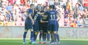 Fenerbahçe Hatay'ın Serisini Bitirdi, Zirveye Oturdu..! (1-2)